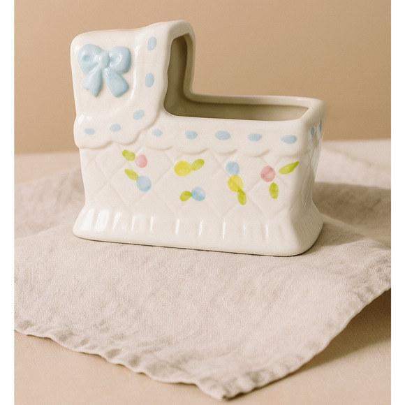 VTG My-Neil Ceramic Baby Cradle Planter Pastel Blue Bow Bassinet Nursery Unisex - Picture 1 of 7